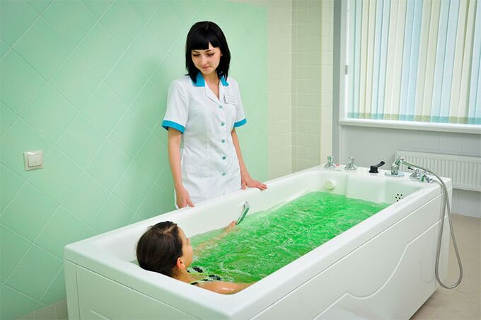 O baie terapeutică este o metodă eficientă de tratare a osteoartritei