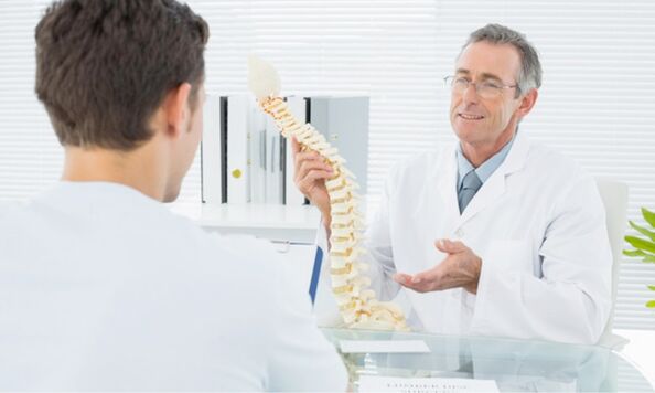 Consultație cu un medic pentru osteocondroza toracică