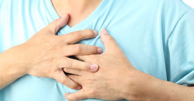 Osteocondroza toracică se manifestă adesea ca durere în zona inimii