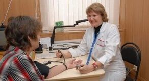 Măsurarea tensiunii arteriale la numirea medicului